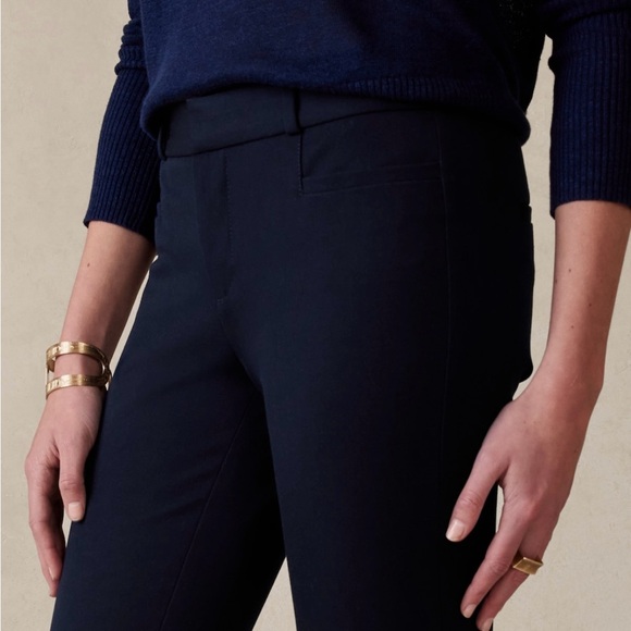 Banana Republic Skinny Sloane pants in navy. - Picture 3 of 6